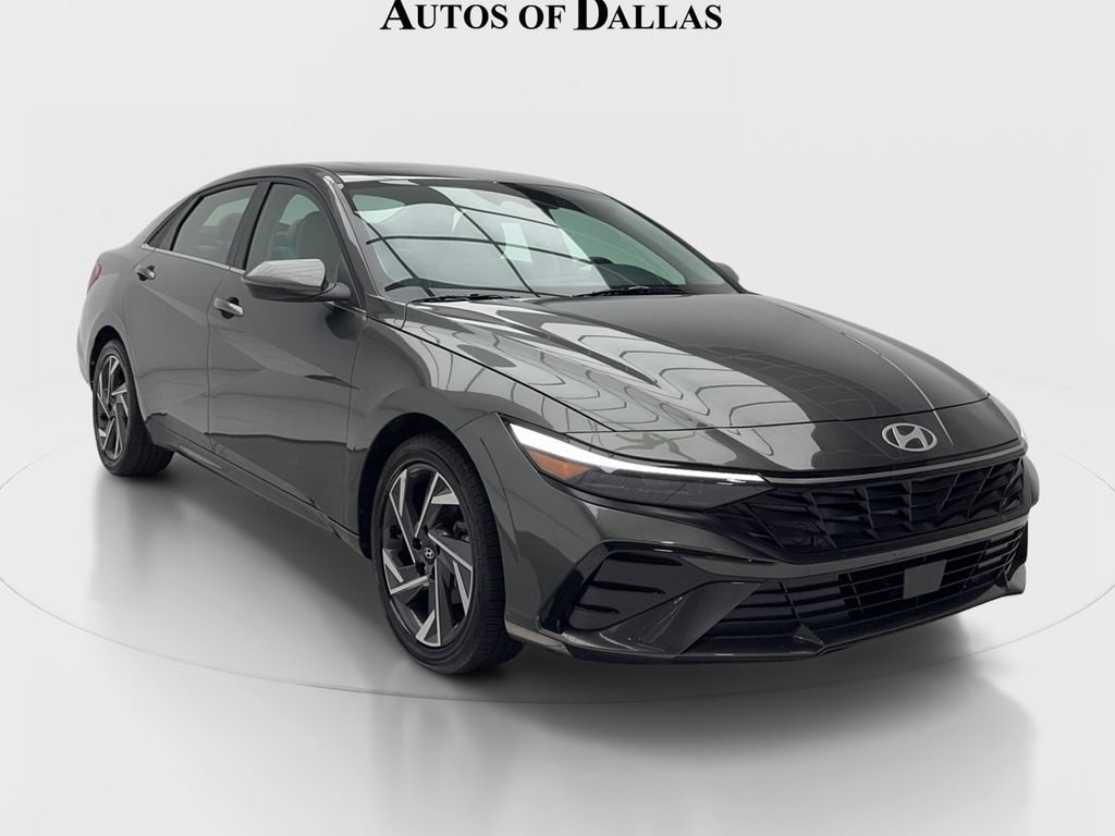 Used 2025 Hyundai Elantra Limited FWD image 2