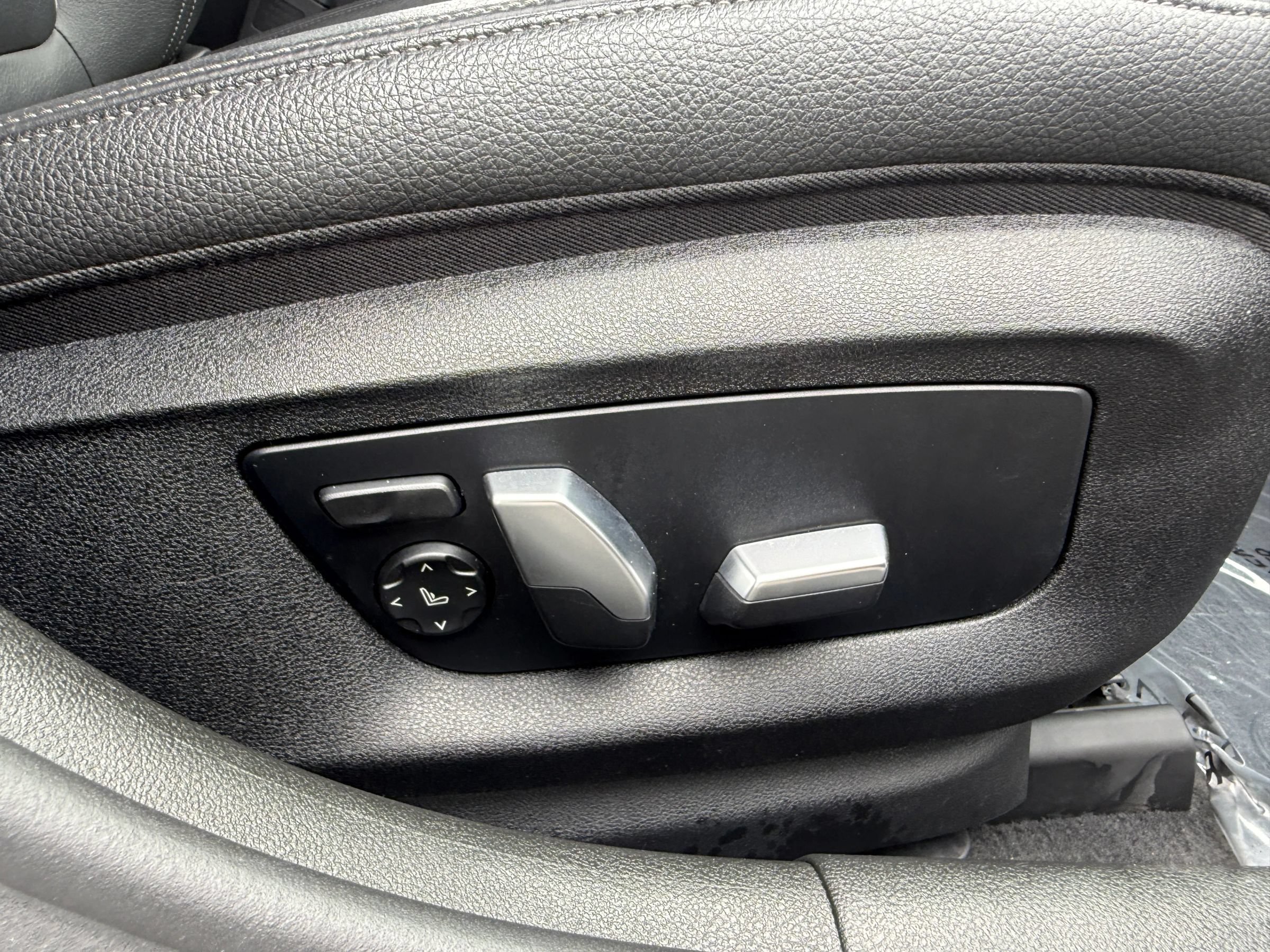 Used 2019 BMW 530i w/ Convenience Package RWD image 47