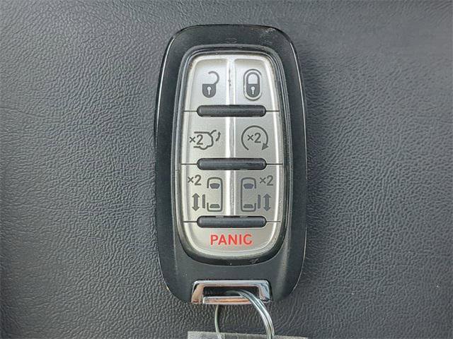 Certified 2024 Chrysler Pacifica Touring-L image 37