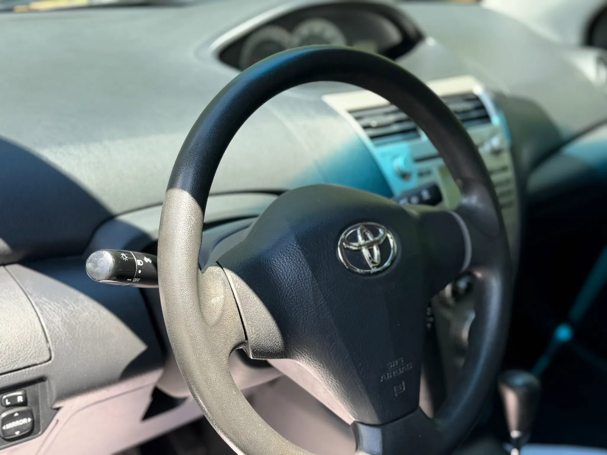 Used 2008 Toyota Yaris S FWD image 15