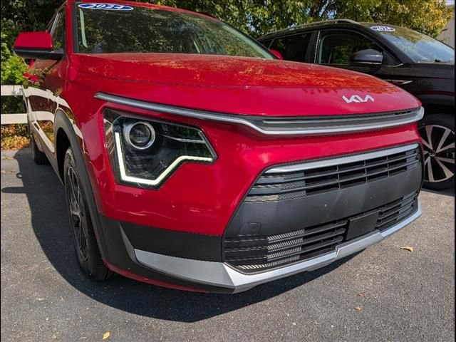 Used 2024 Kia Niro EX image 17