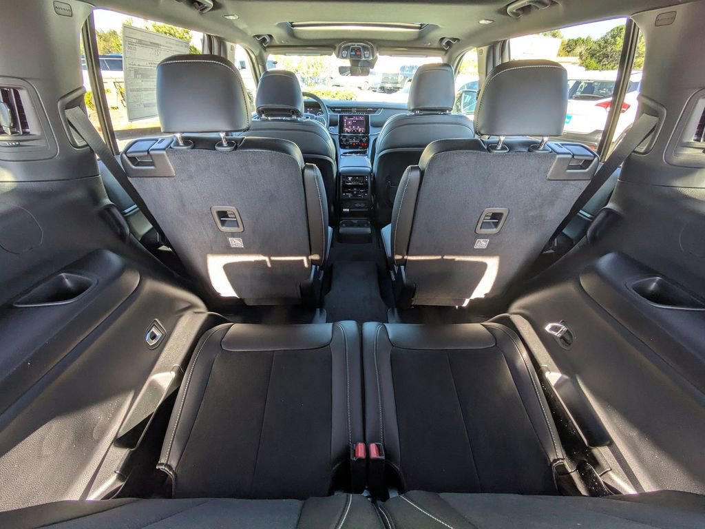 New 2025 Jeep Grand Cherokee L Altitude image 31