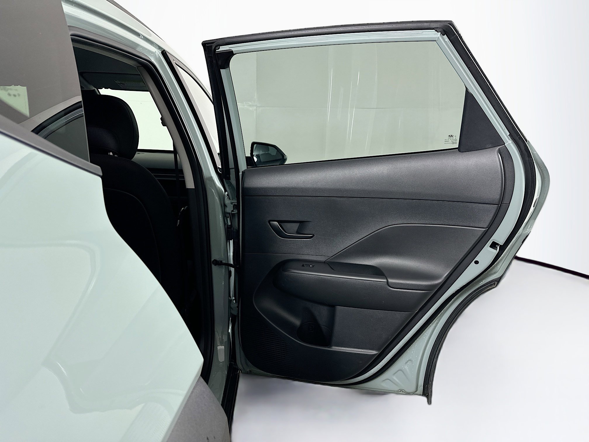 Used 2025 Hyundai Kona SEL image 28