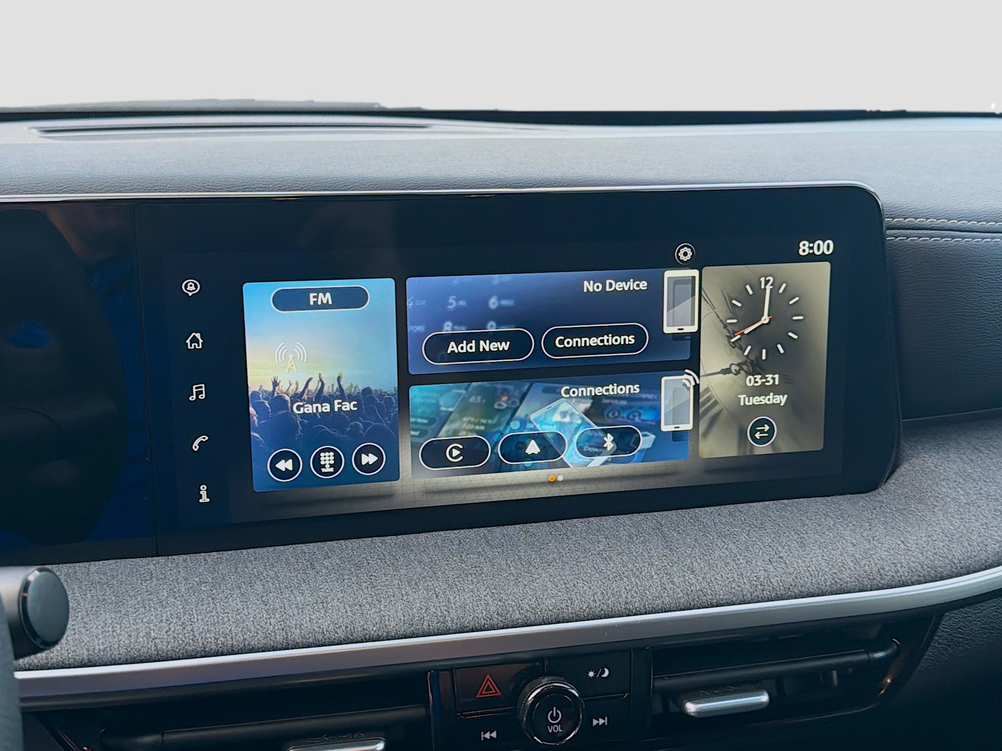 Used 2025 Nissan Kicks SV image 12