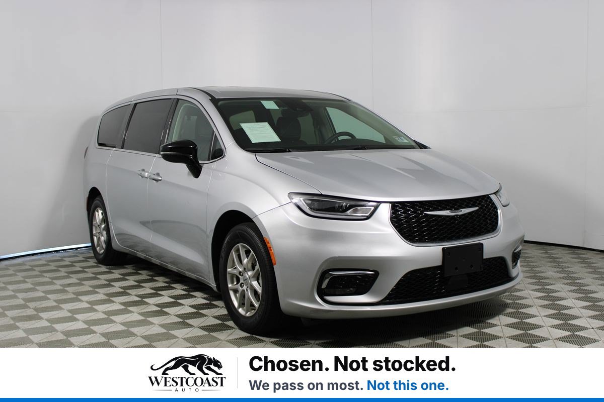 Used 2024 Chrysler Pacifica Touring-L
