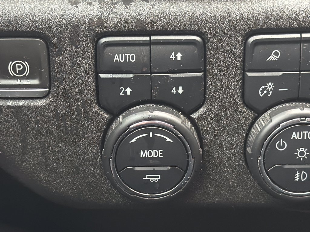 Used 2024 Chevrolet Silverado 2500 High Country w/ High Country Premium Package AWD/4WD image 21