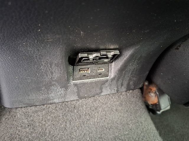 Used 2025 Toyota Camry SE FWD image 11