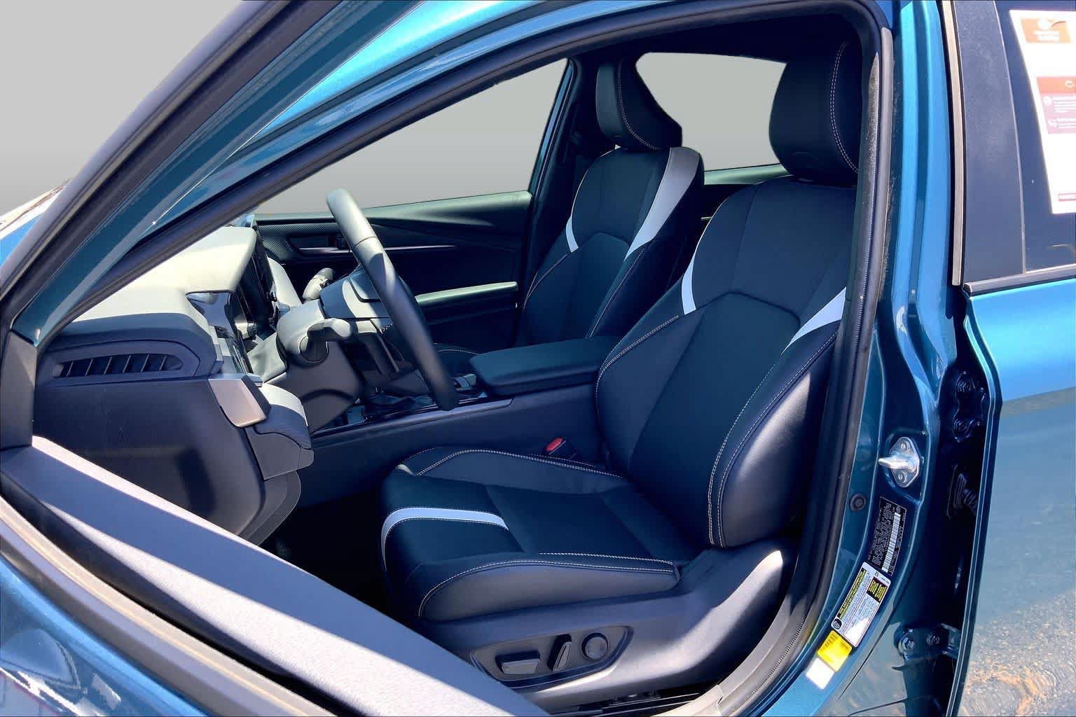 Used 2026 Toyota Camry SE w/ Convenience Package FWD image 8