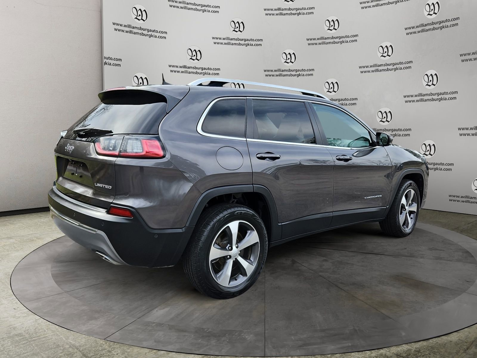 Used 2021 Jeep Cherokee Limited w/ Elite Package image 5