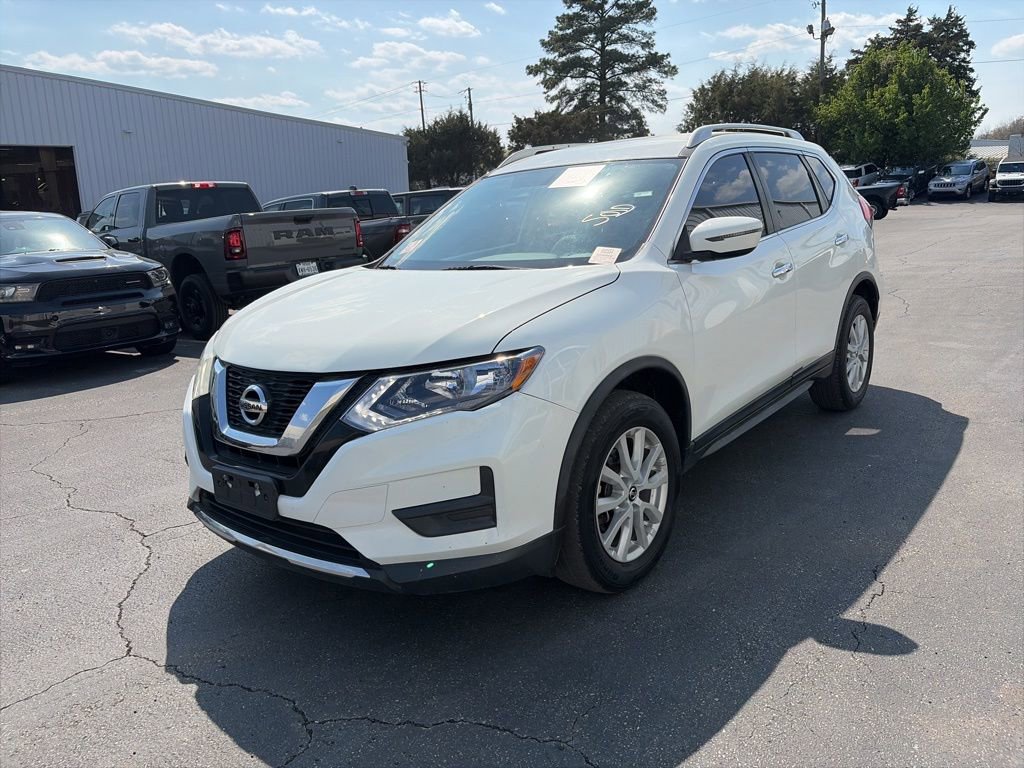 Used 2017 Nissan Rogue SV image 3