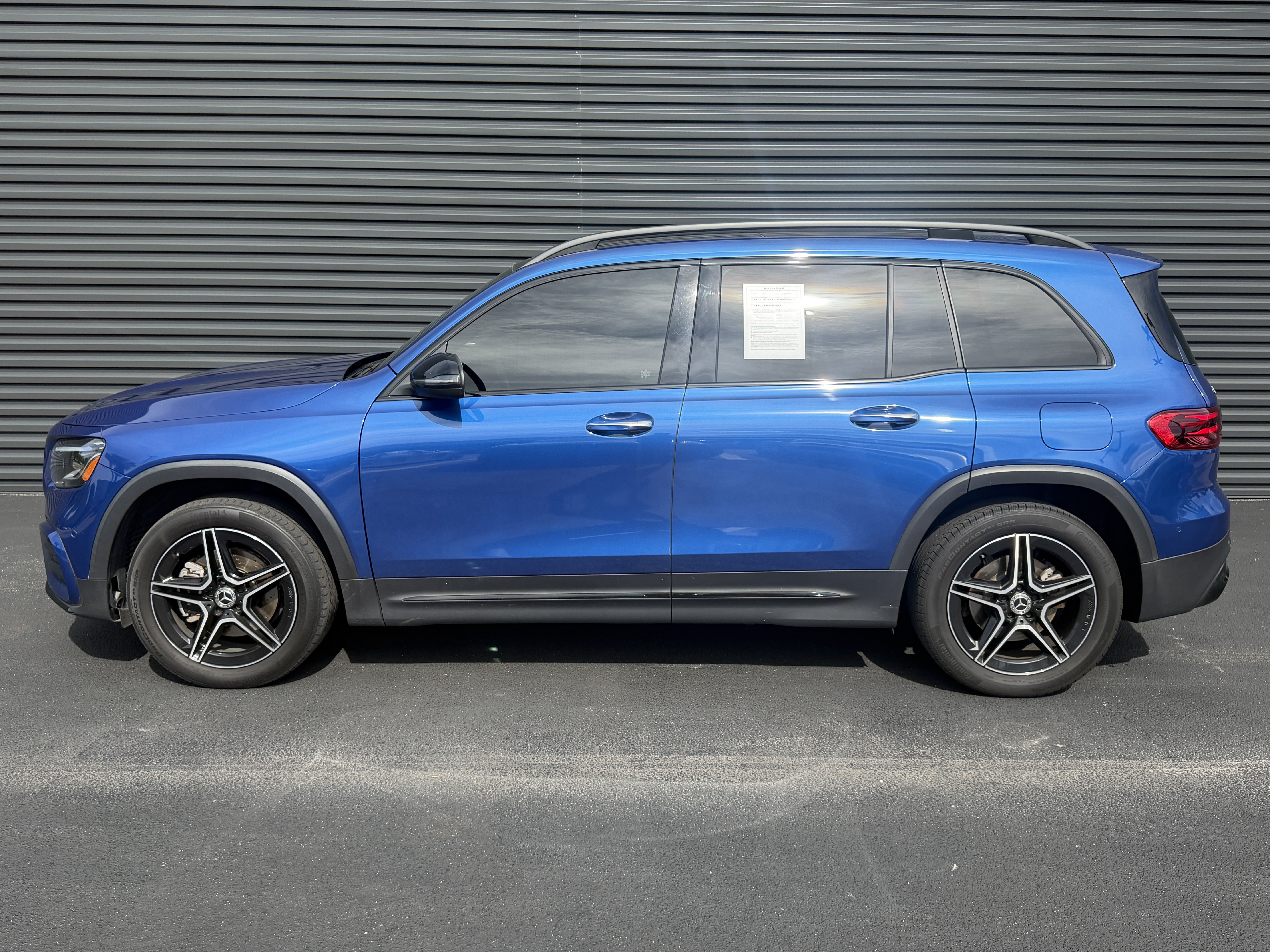 Used 2024 Mercedes-Benz GLB 250 image 2
