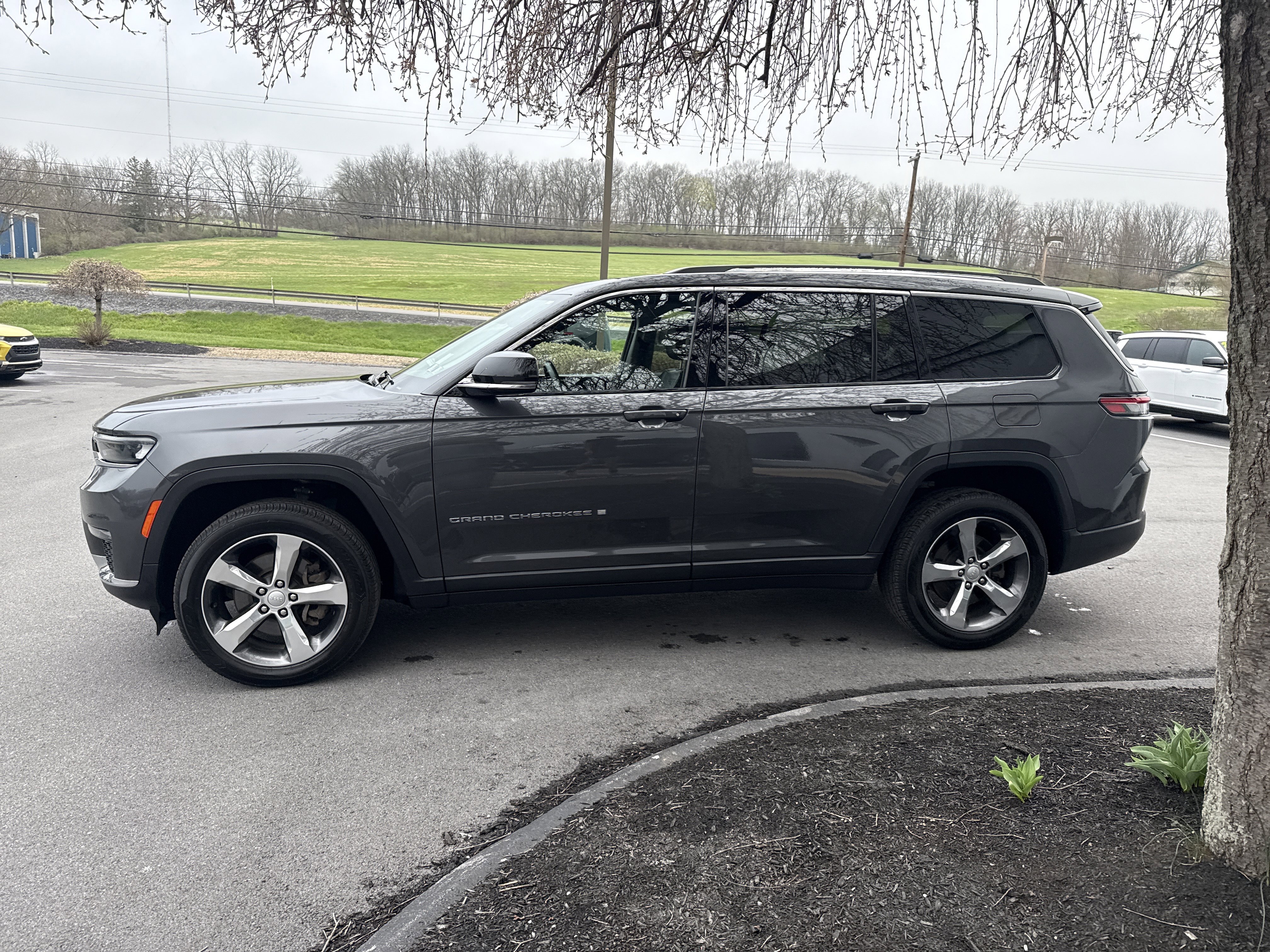 Used 2021 Jeep Grand Cherokee L Limited image 7