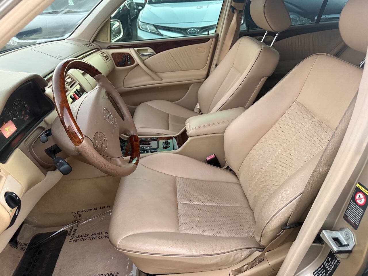 Used 2001 Mercedes-Benz E 320 Sedan image 11