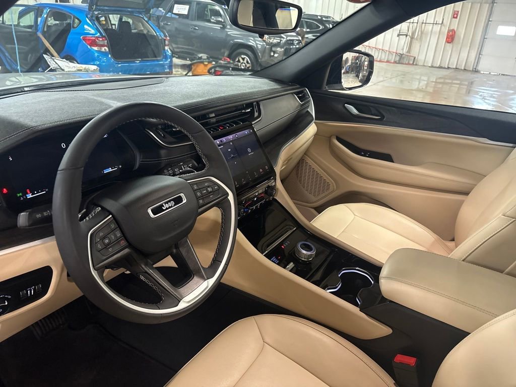 Certified 2023 Jeep Grand Cherokee L Limited image 18