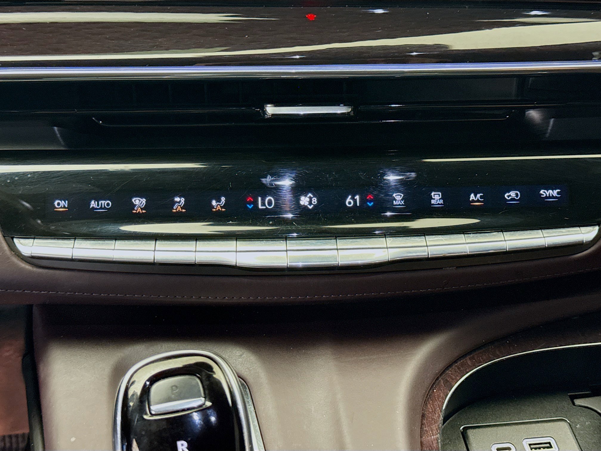 Used 2022 Cadillac Escalade ESV Sport Platinum w/ LPO, ONYX Package AWD/4WD image 18