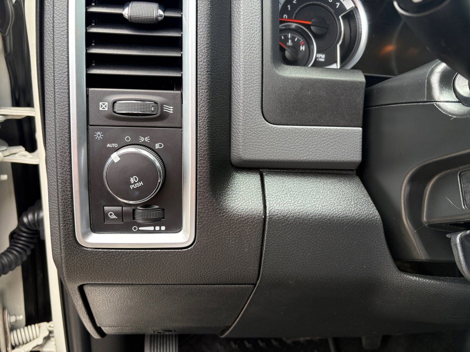 Used 2016 RAM 1500 Lone Star RWD image 23