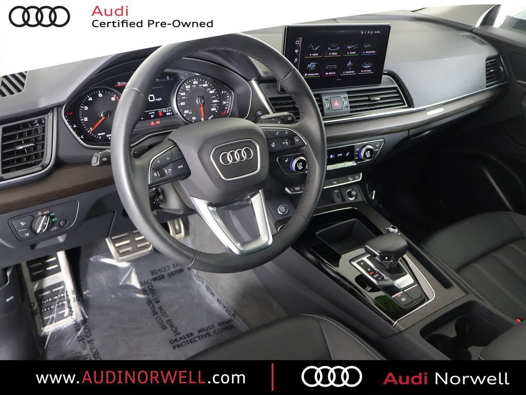 Certified 2024 Audi Q5 Premium AWD/4WD image 2