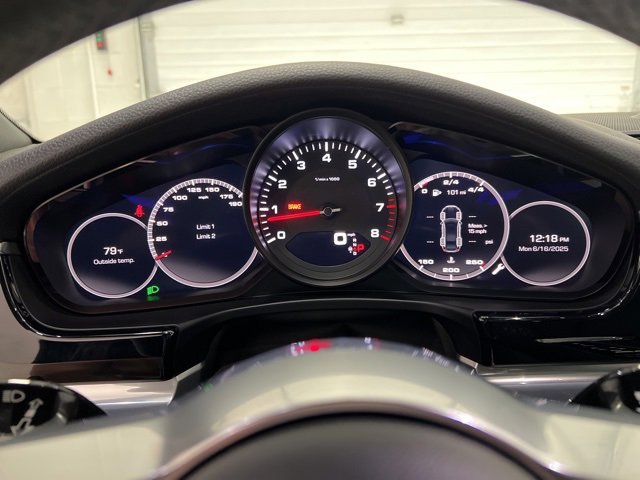 Used 2019 Porsche Panamera image 32