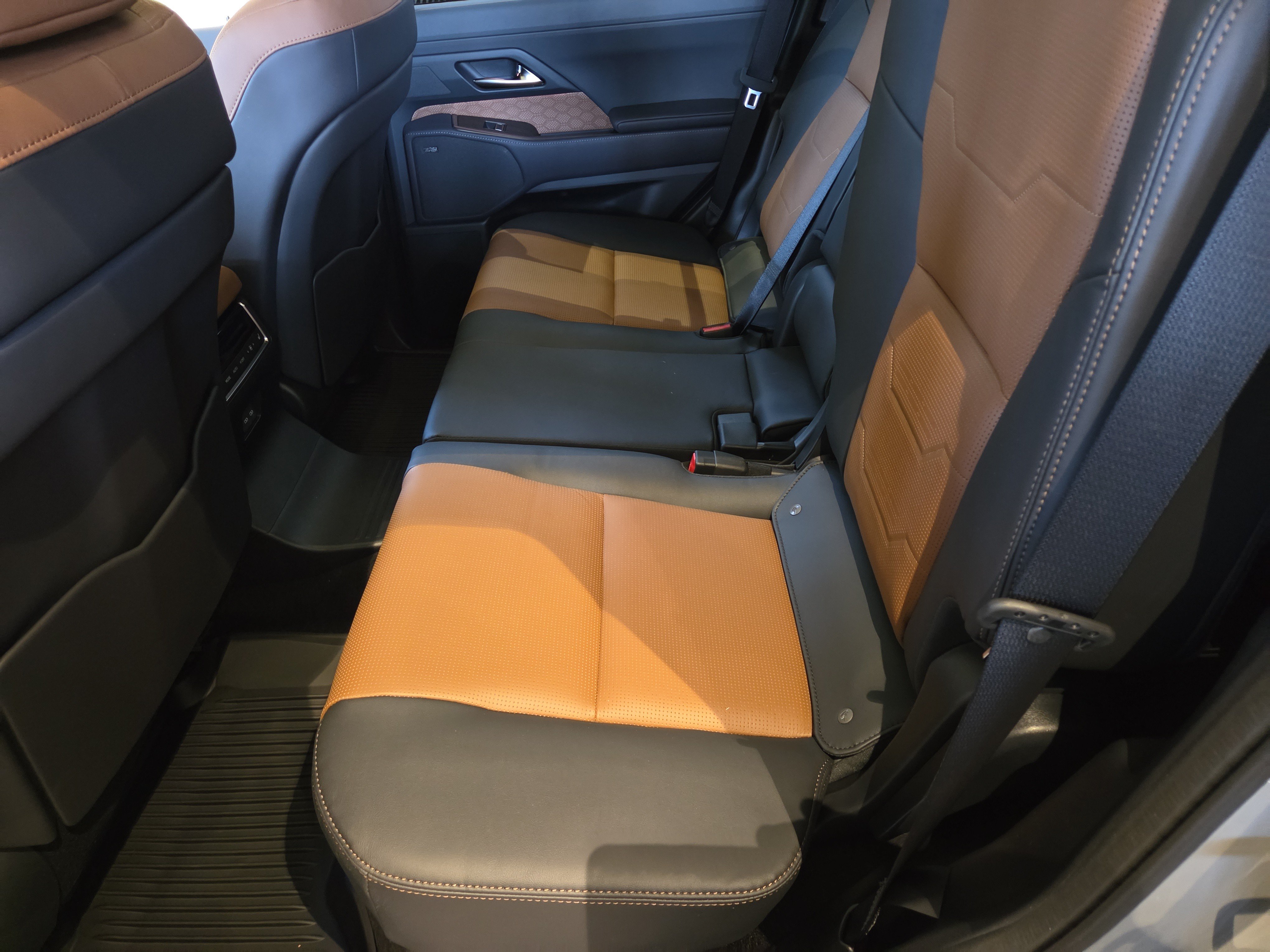 New 2026 Lexus GX 550 AWD/4WD image 11
