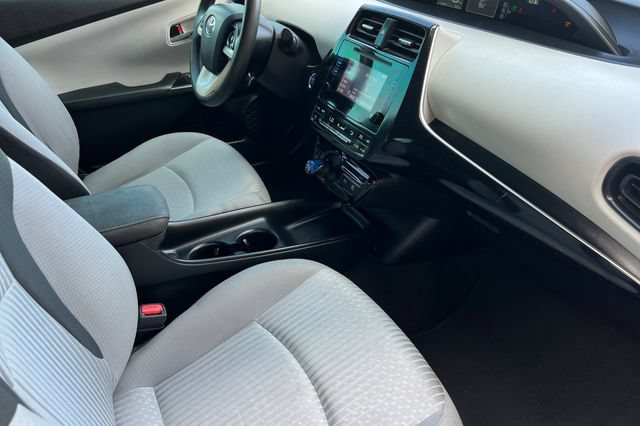 Used 2017 Toyota Prius Four FWD image 17