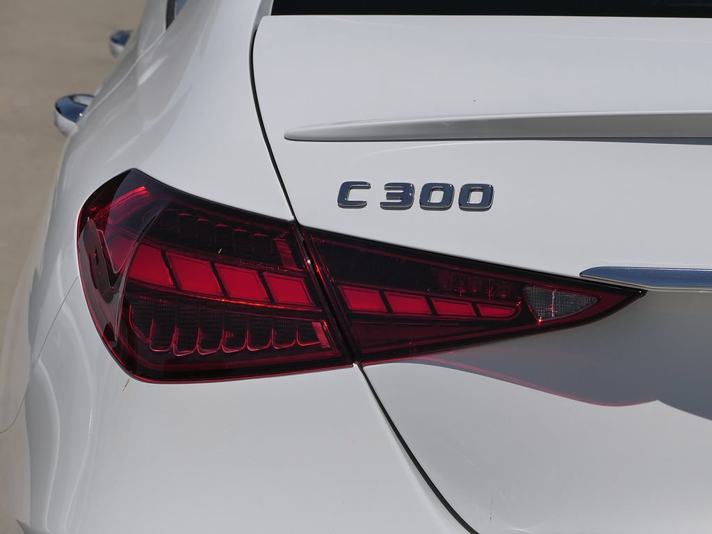 Used 2023 Mercedes-Benz C 300 Sedan image 4