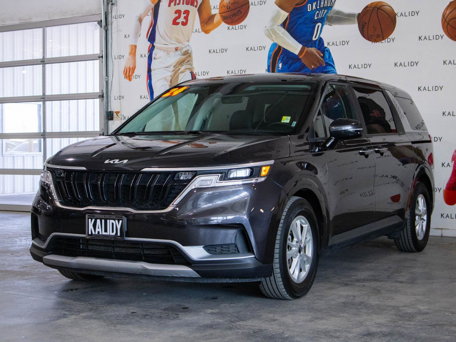 Used 2024 Kia Carnival LX image 20