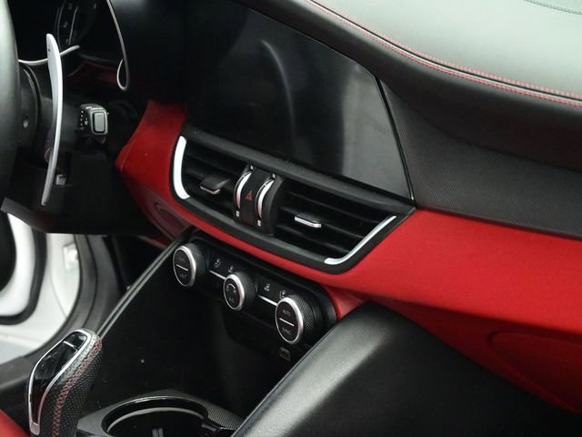 Used 2021 Alfa Romeo Giulia Ti Sport image 28