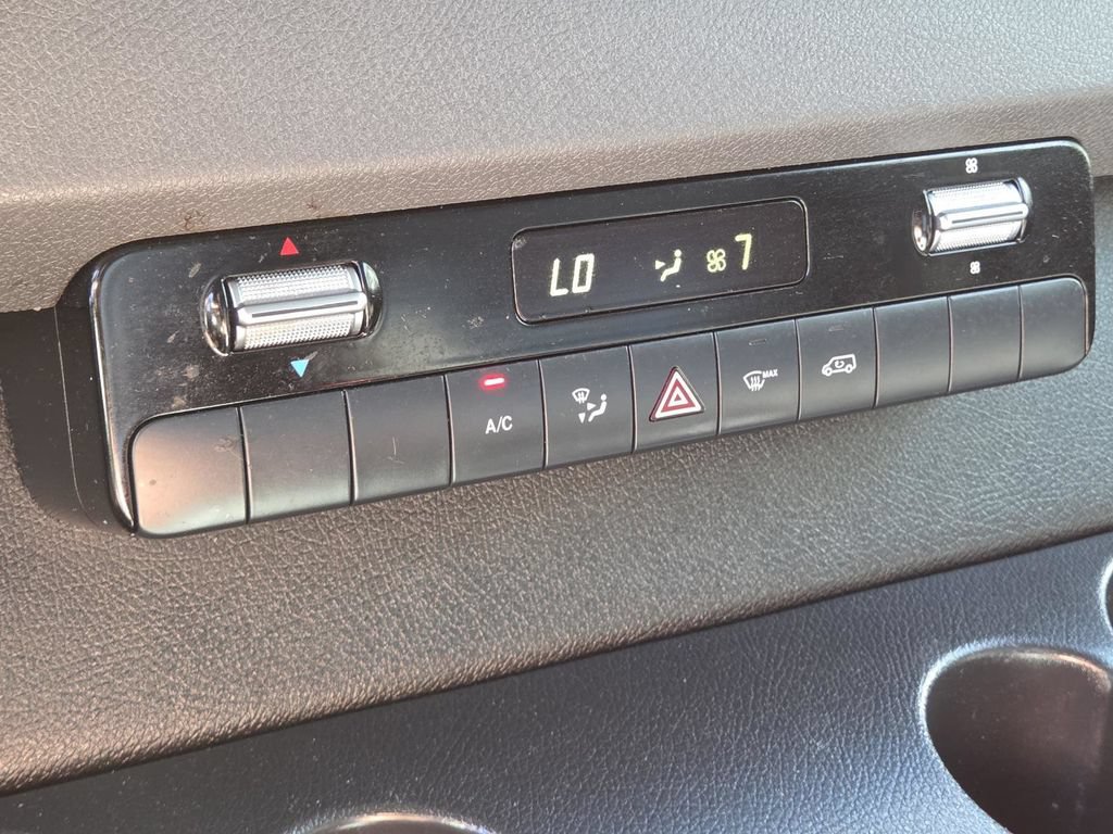 Used 2022 Mercedes-Benz Sprinter 1500 image 27