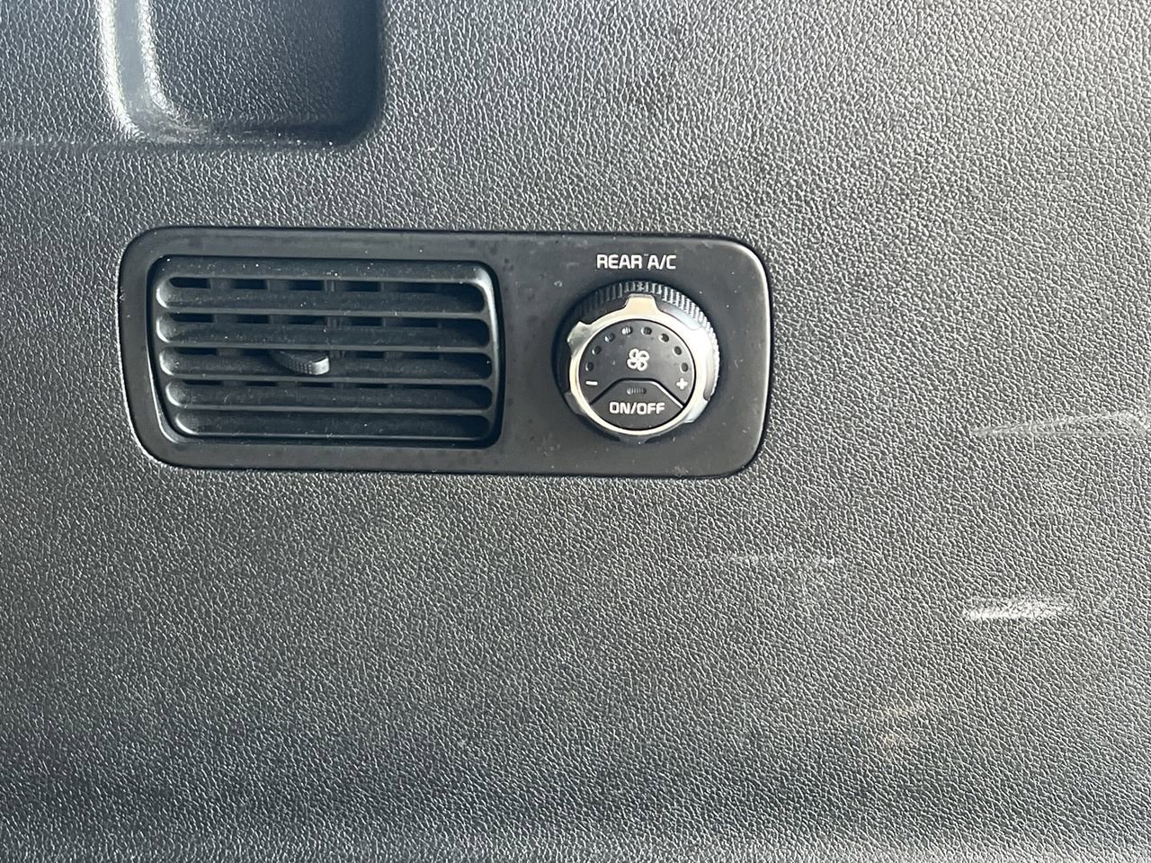 Used 2016 Kia Sorento LX w/ LX Convenience Package image 23