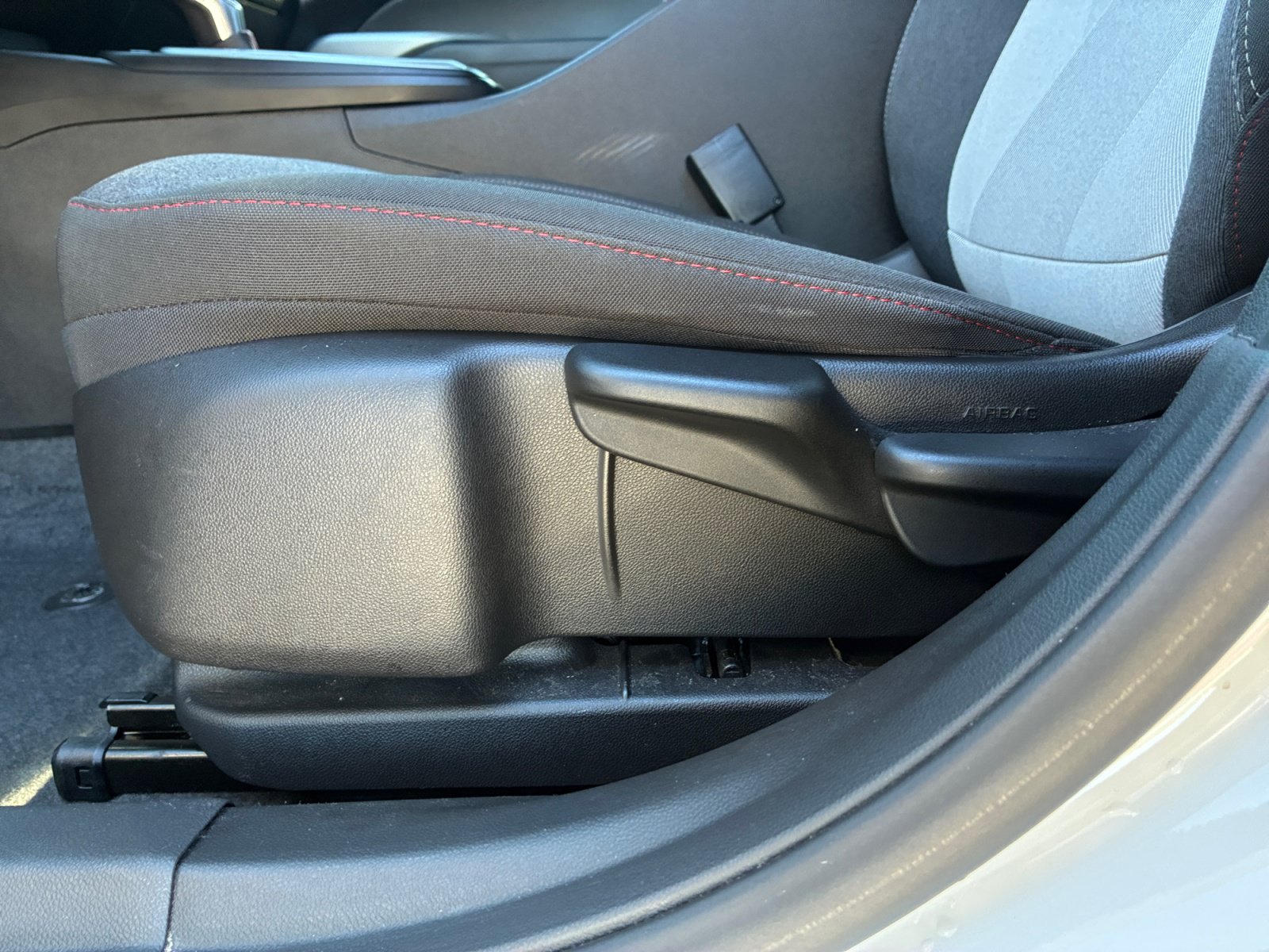 Used 2024 Chevrolet Trax RS FWD image 15