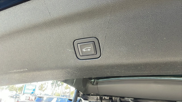 Used 2025 Chevrolet Tahoe Z71 AWD/4WD image 33