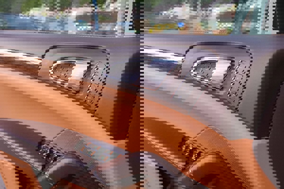 Used 2014 Porsche Cayenne GTS image 12