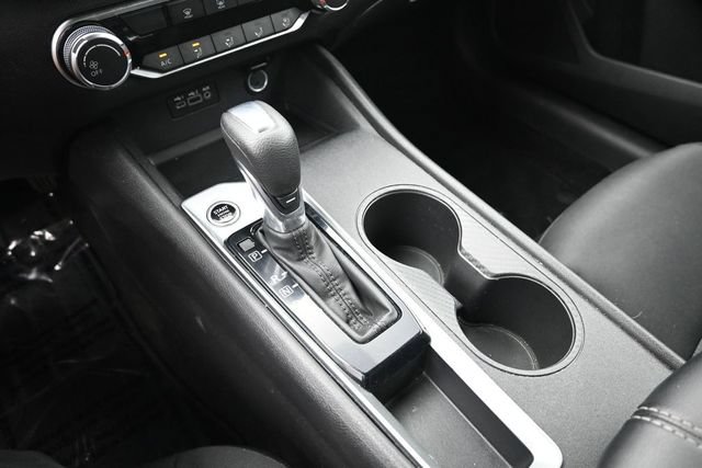Used 2025 Nissan Altima 2.5 SV FWD image 31