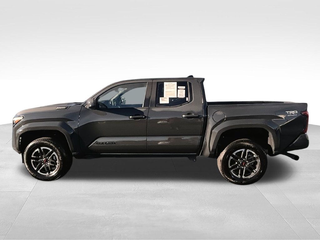 Used 2025 Toyota Tacoma TRD Sport AWD/4WD image 5