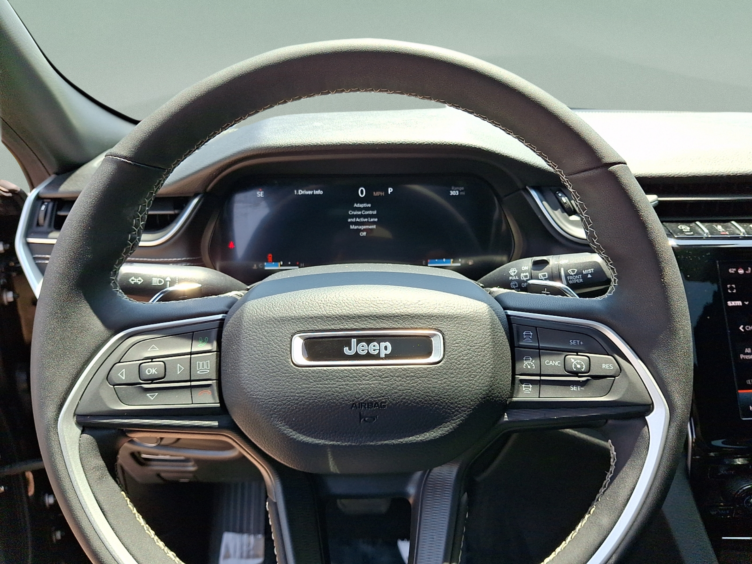 Certified 2023 Jeep Grand Cherokee L Laredo AWD/4WD image 18