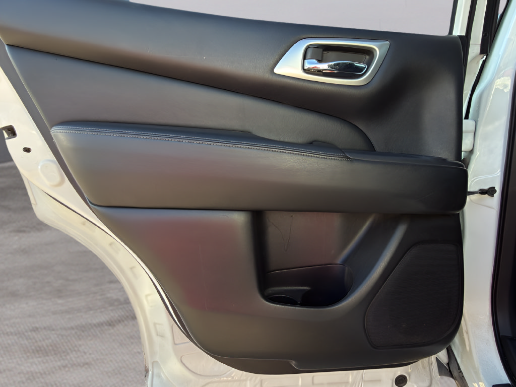 Used 2019 Nissan Pathfinder S FWD image 18