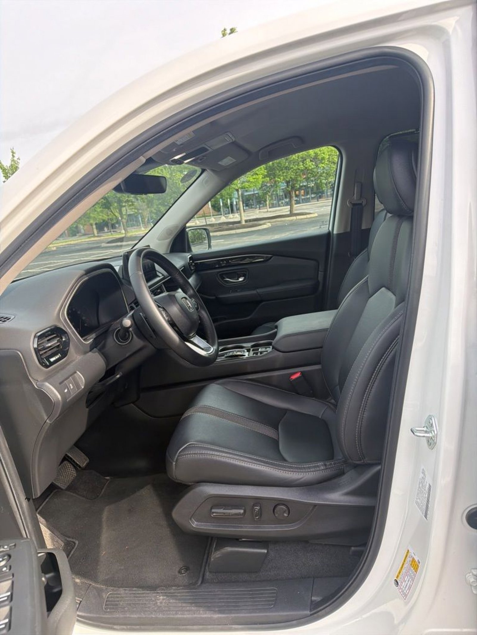 Certified 2025 Honda Pilot EX-L image 15