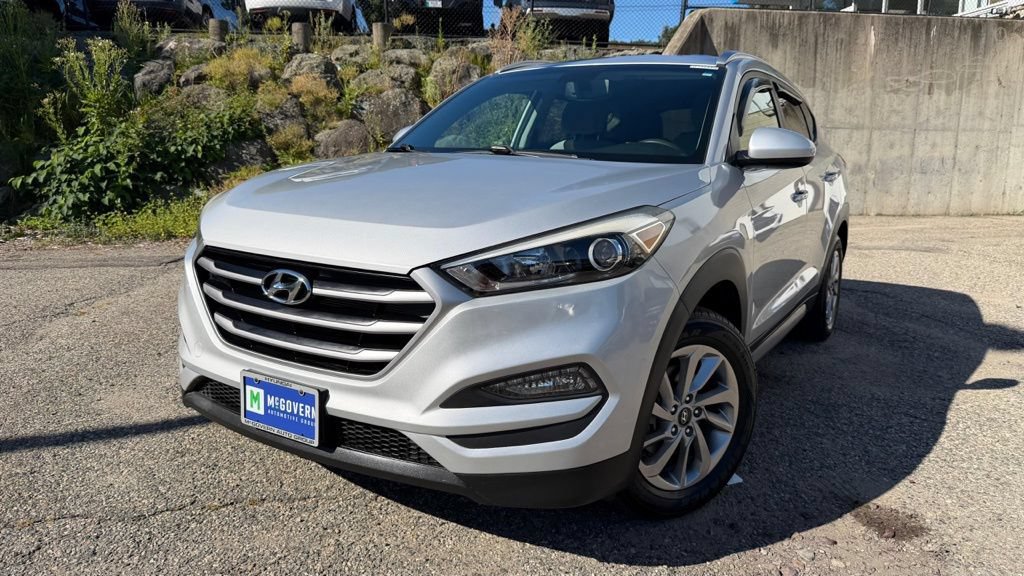 Used 2017 Hyundai Tucson SE w/ SE Popular Package 02 AWD/4WD image 2