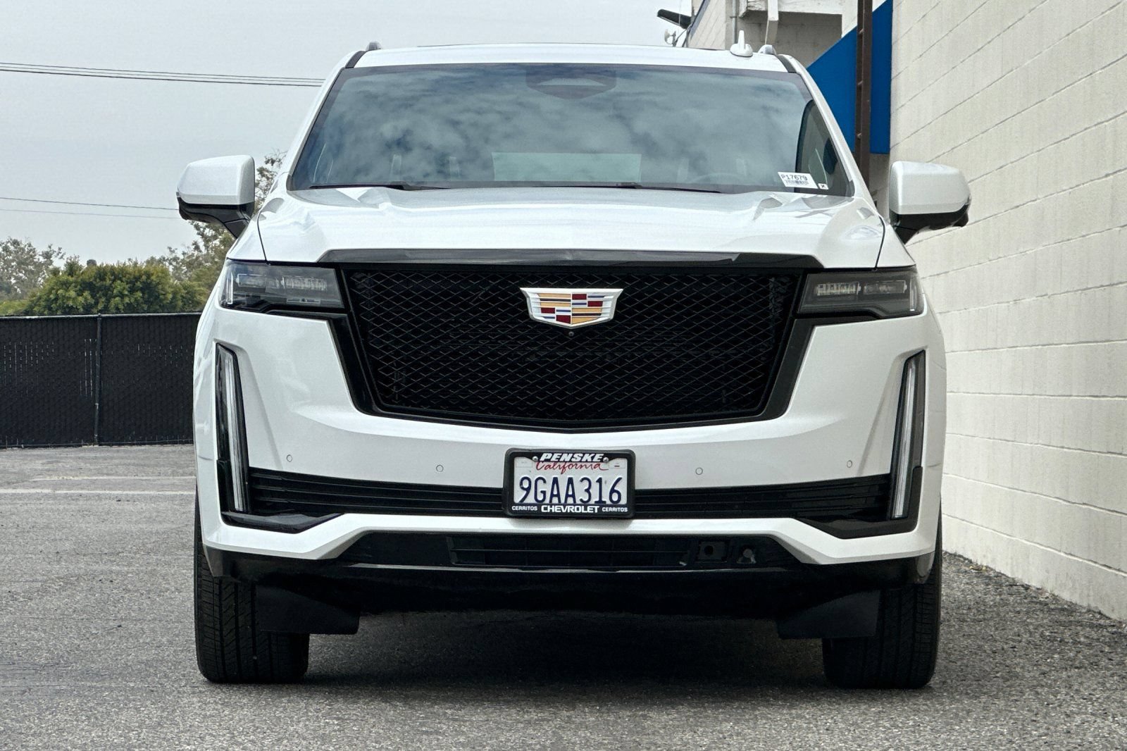 Certified 2023 Cadillac Escalade ESV Sport Platinum w/ Heavy-Duty Trailer Package AWD/4WD image 9