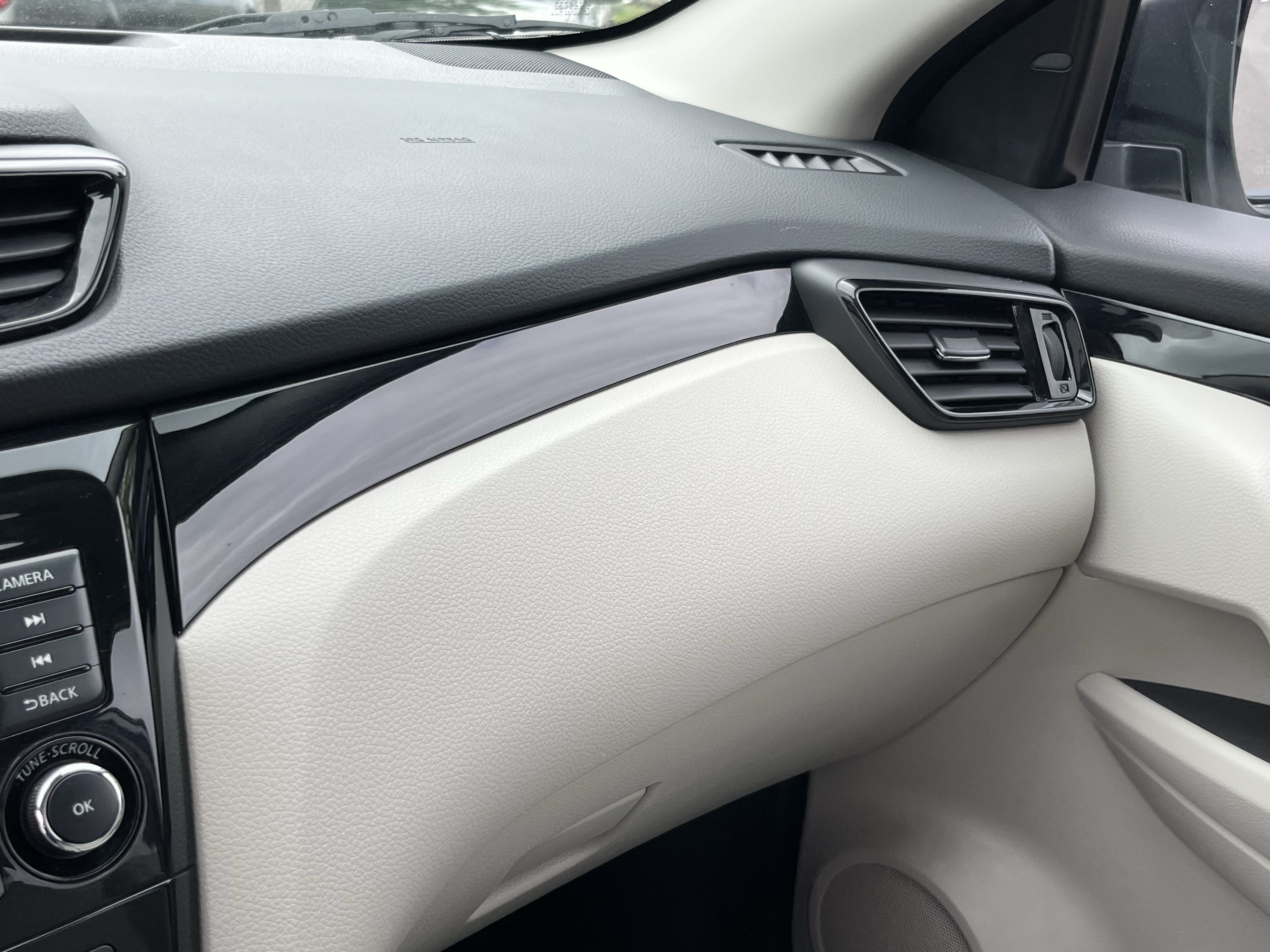 Used 2022 Nissan Rogue Sport SL AWD/4WD image 23