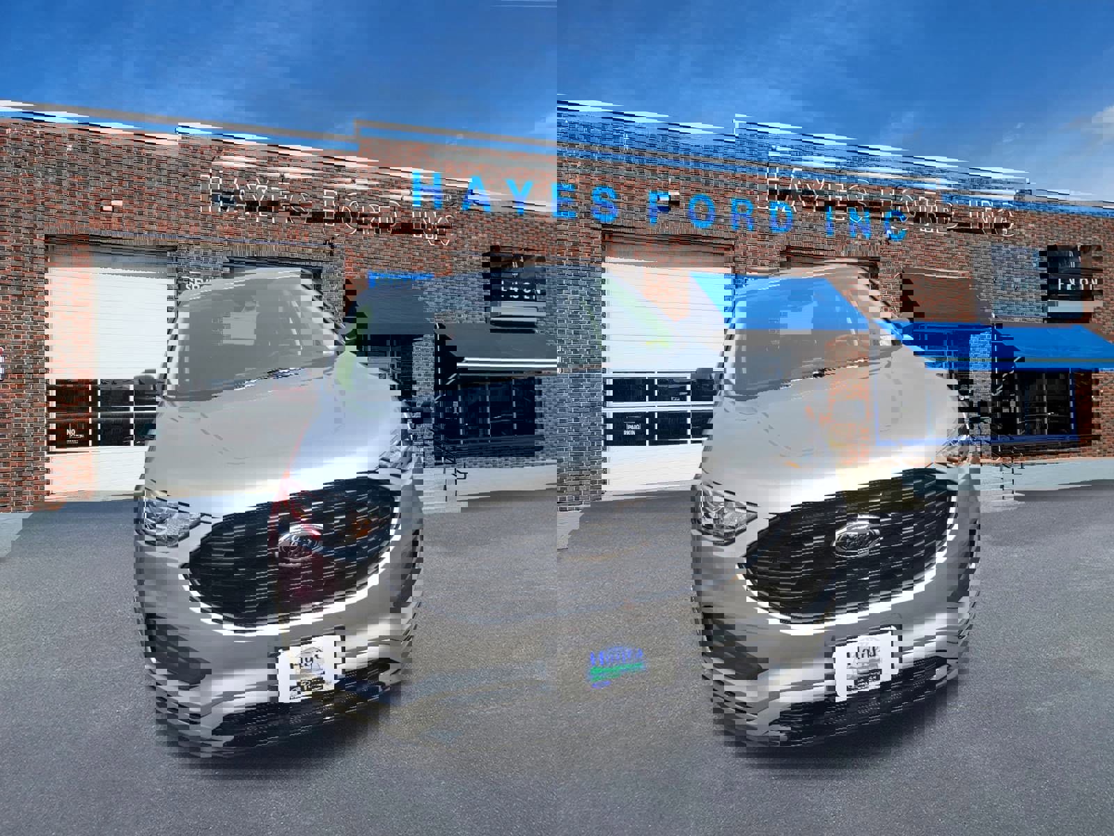 New 2024 Ford Edge SE w/ Black Appearance Package image 2