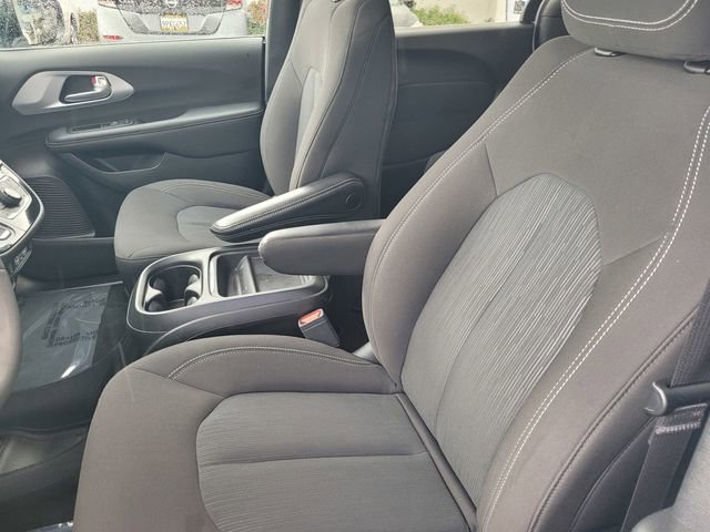 Used 2024 Chrysler Pacifica Touring image 13