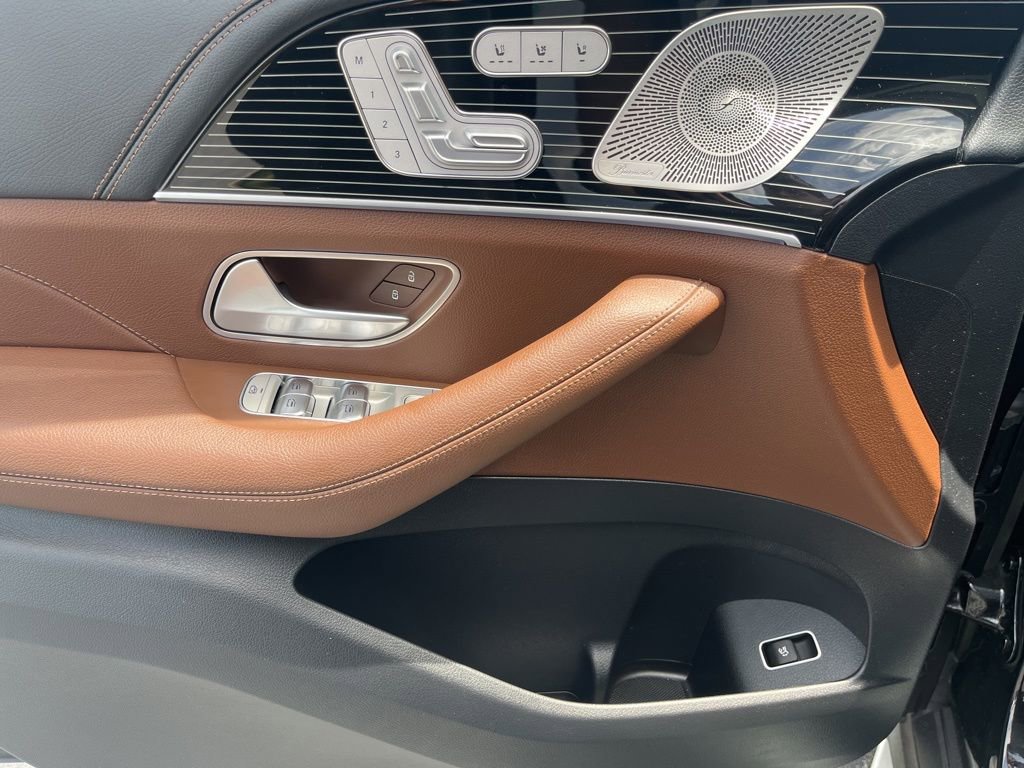 Used 2024 Mercedes-Benz GLS 580 4MATIC image 22