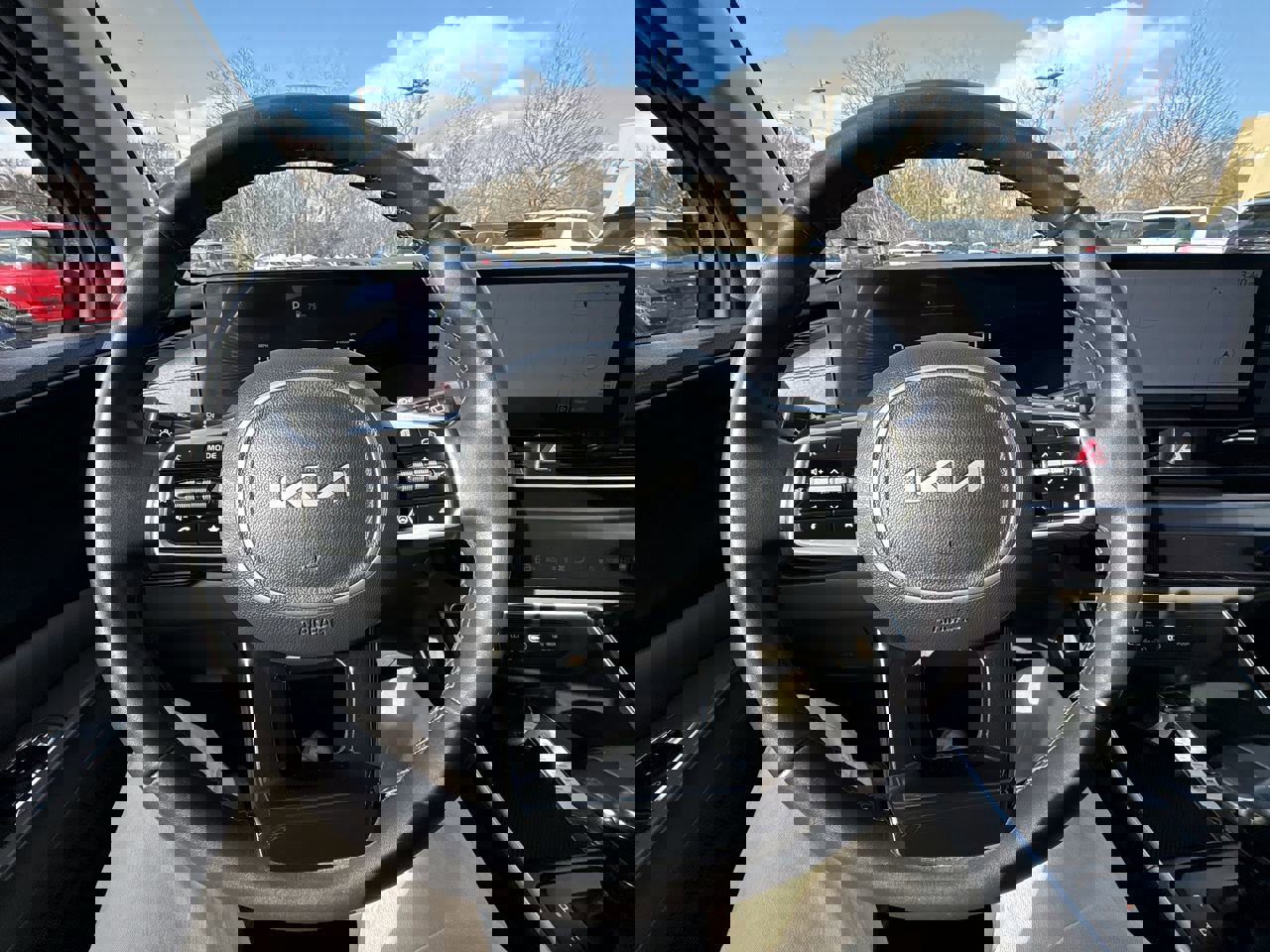 Used 2025 Kia Carnival image 15