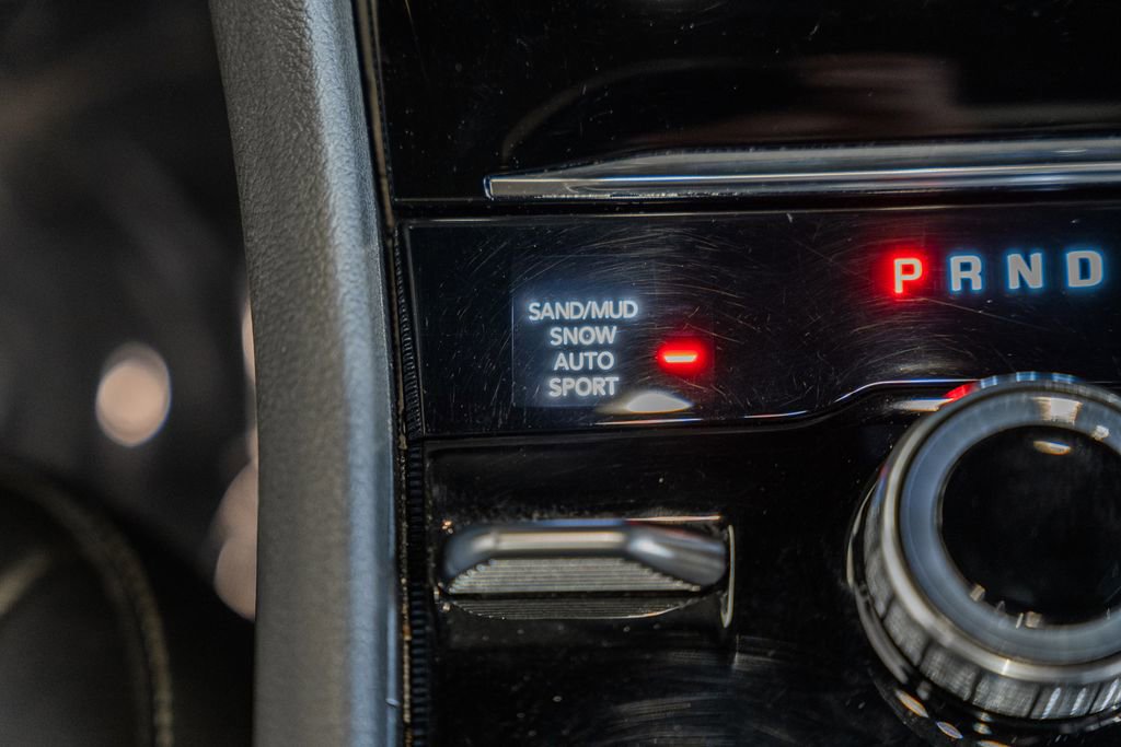 Used 2024 Jeep Grand Cherokee L Limited w/ Luxury Tech Group II image 32