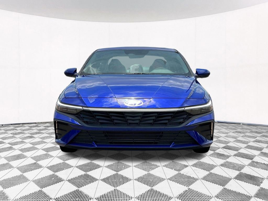 Used 2025 Hyundai Elantra SE image 19