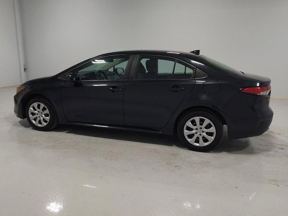 Used 2022 Toyota Corolla LE image 3