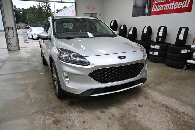 Used 2020 Ford Escape Titanium AWD/4WD image 3