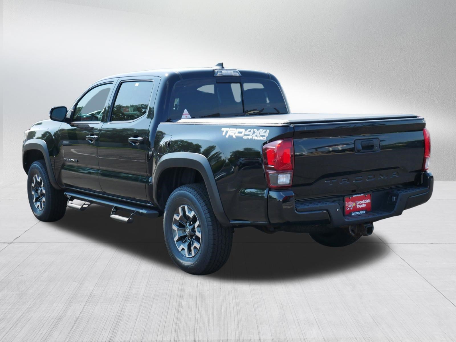 Certified 2018 Toyota Tacoma TRD Off-Road AWD/4WD image 5