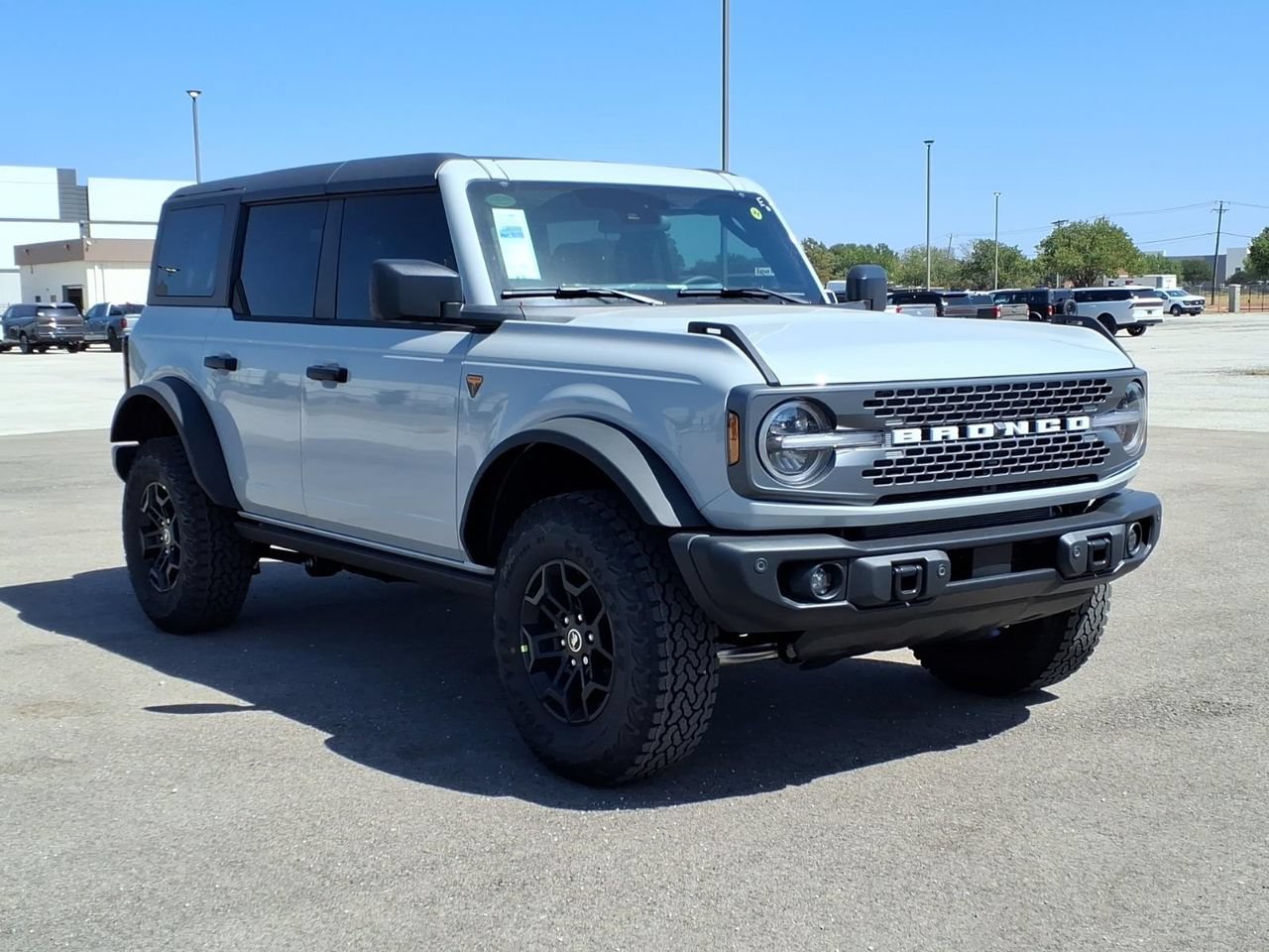 New 2026 Ford Bronco Badlands AWD/4WD image 3